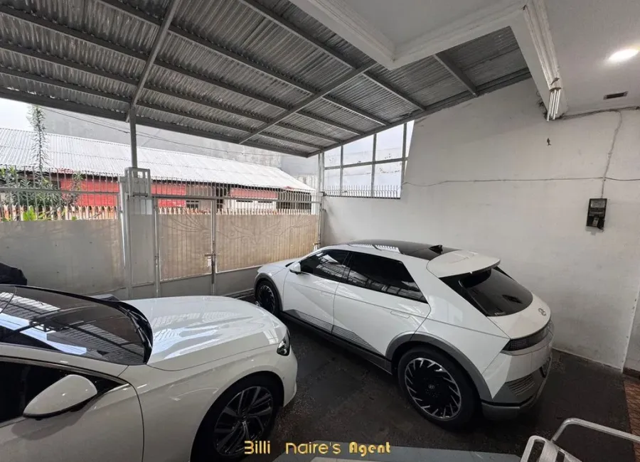 Billionaire's Agent - Dijual Rumah 2 1/2 Lantai di Jl. Kapuas Jakarta Pusat