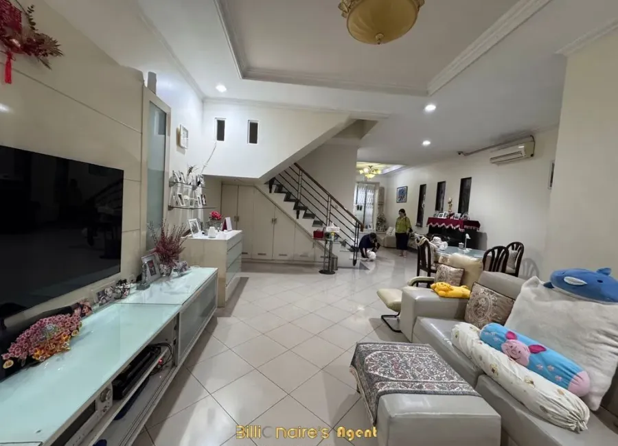 Billionaire's Agent - Dijual Rumah 2 1/2 Lantai di Jl. Kapuas Jakarta Pusat