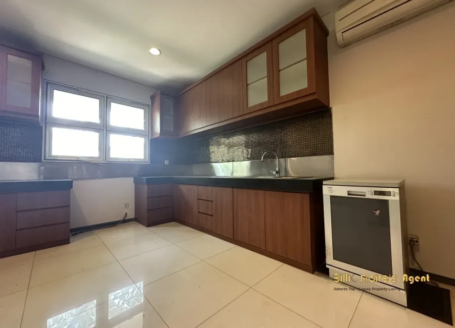 Billionaire's Agent - Disewakan Rumah 3 Lantai di Jaya Mandala, Kuningan Jakarta Selatan
