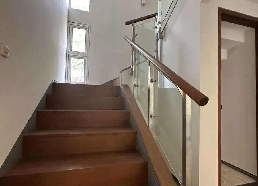 Billionaire's Agent - Disewakan Rumah 3 Lantai di Jaya Mandala, Kuningan Jakarta Selatan