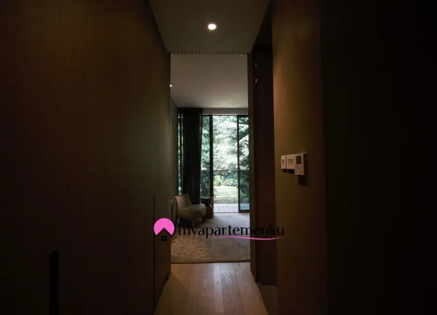 Billionaire's Agent - Img 7866 Copy