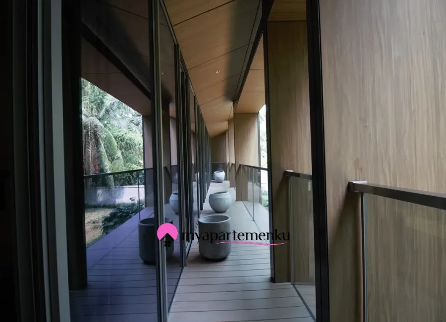 Billionaire's Agent - Img 7870 Copy