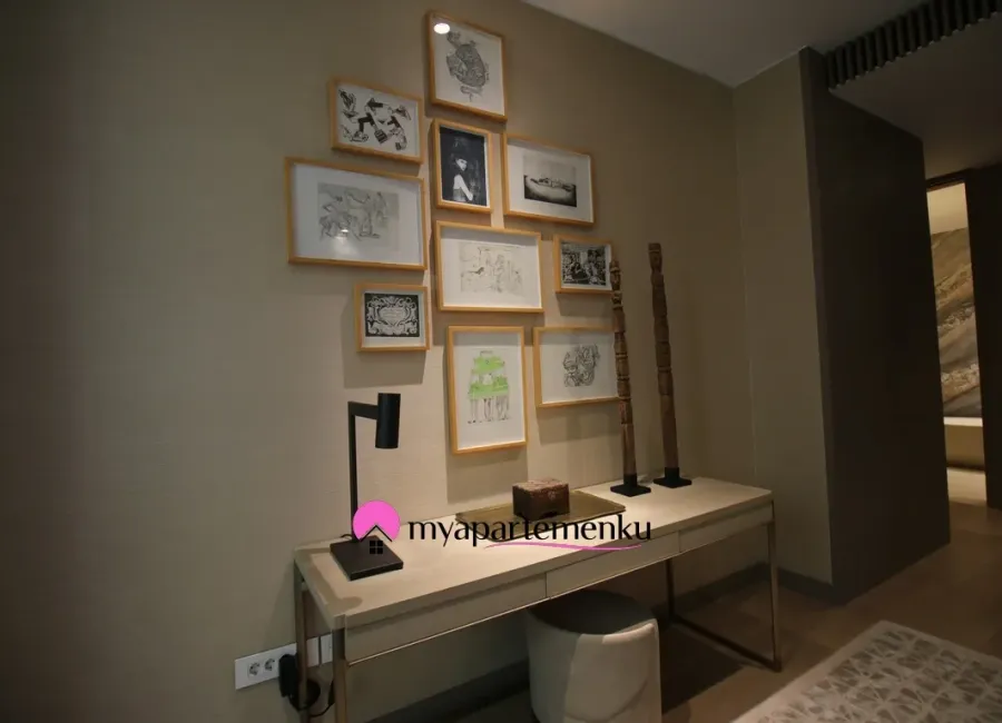 Billionaire's Agent - Img 7889 Copy