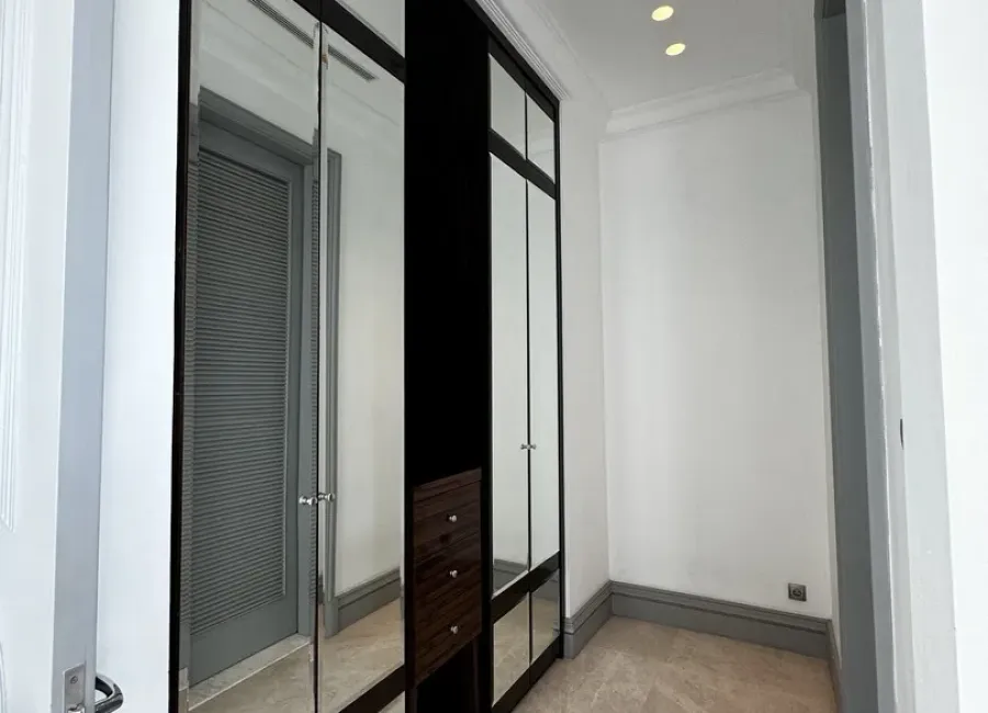 Billionaire's Agent - Dijual Apartemen 4 Kamar Tidur Private Lift di Raffles Residences Jakarta