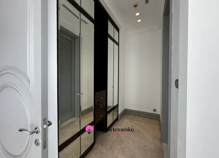 Billionaire's Agent - Dijual Apartemen 4 Kamar Tidur Private Lift di Raffles Residences Jakarta