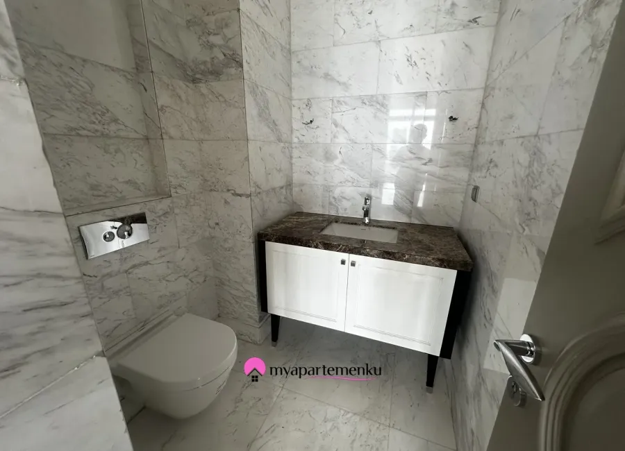 Billionaire's Agent - Dijual Apartemen 4 Kamar Tidur Private Lift di Raffles Residences Jakarta