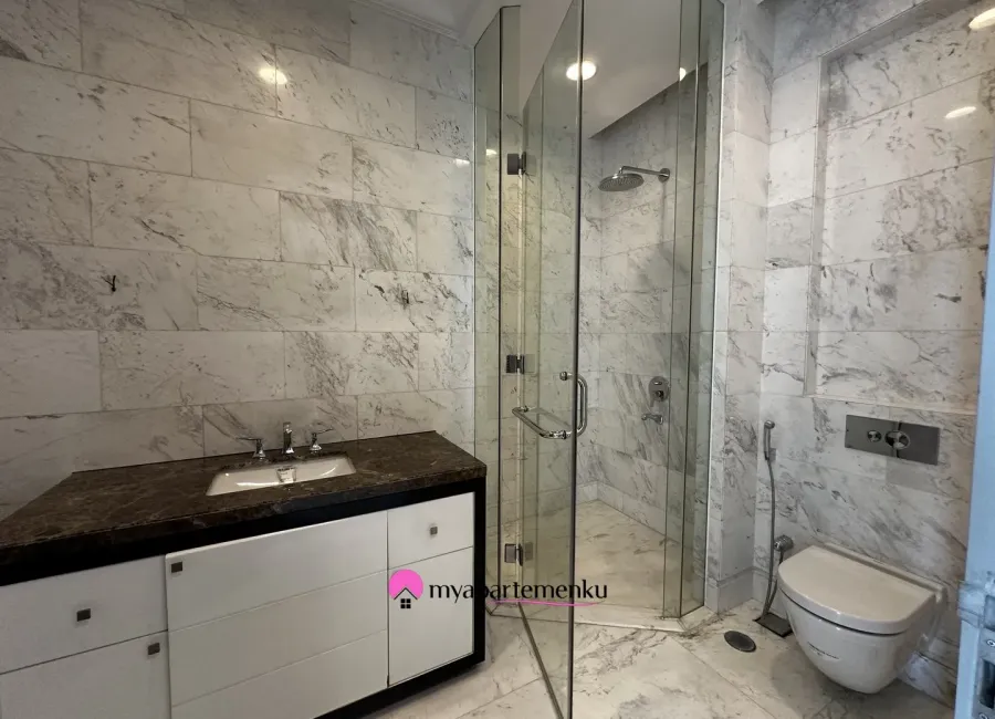 Billionaire's Agent - Dijual Apartemen 4 Kamar Tidur Private Lift di Raffles Residences Jakarta
