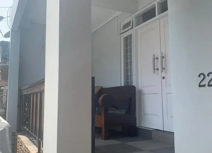 Billionaire's Agent - Dijual Rumah 2 lantai Siap Pakai di Kebon Baru, Tebet Jakarta Selatan