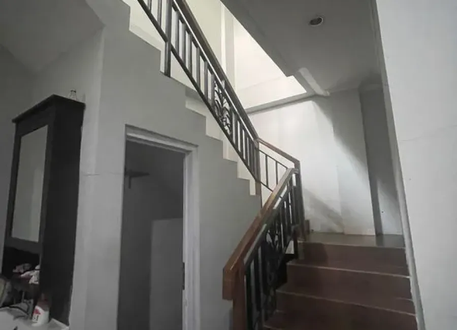 Billionaire's Agent - Dijual Rumah 2 lantai Siap Pakai di Kebon Baru, Tebet Jakarta Selatan