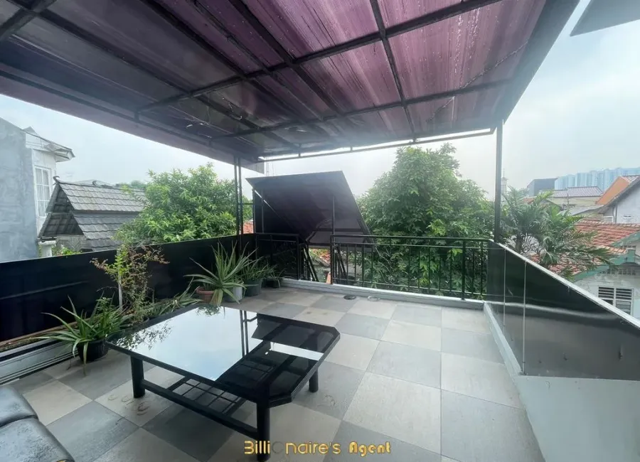 Billionaire's Agent - Dijual Rumah 2 lantai Siap Pakai di Kebon Baru, Tebet Jakarta Selatan