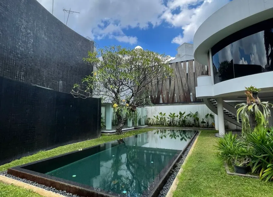 Billionaire's Agent - Photo 2023 09 20 16 09 24 Copy