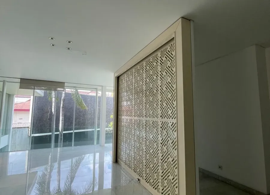 Billionaire's Agent - Photo 2023 09 20 16 09 31 1 Copy