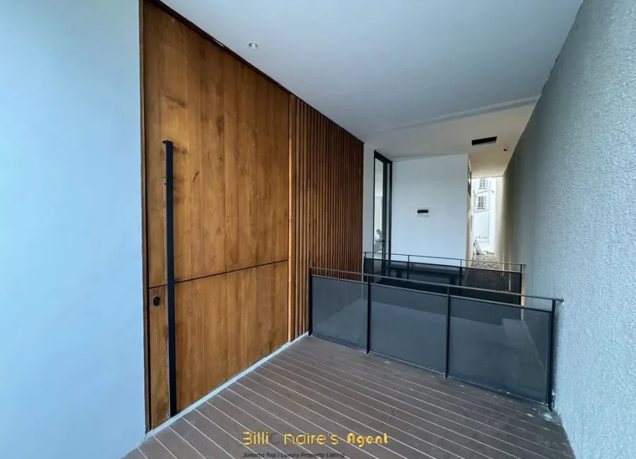 Billionaire's Agent - Dijual Rumah 3 Lantai + RoofTop di AMPERA Jakarta Selatan