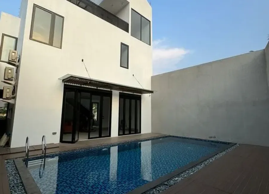 Billionaire's Agent - Dijual Rumah 3 Lantai + RoofTop di AMPERA Jakarta Selatan