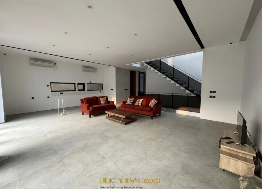 Billionaire's Agent - Dijual Rumah 3 Lantai + RoofTop di AMPERA Jakarta Selatan