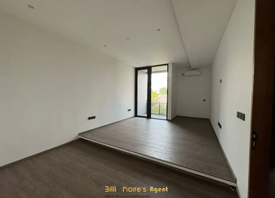 Billionaire's Agent - Dijual Rumah 3 Lantai + RoofTop di AMPERA Jakarta Selatan