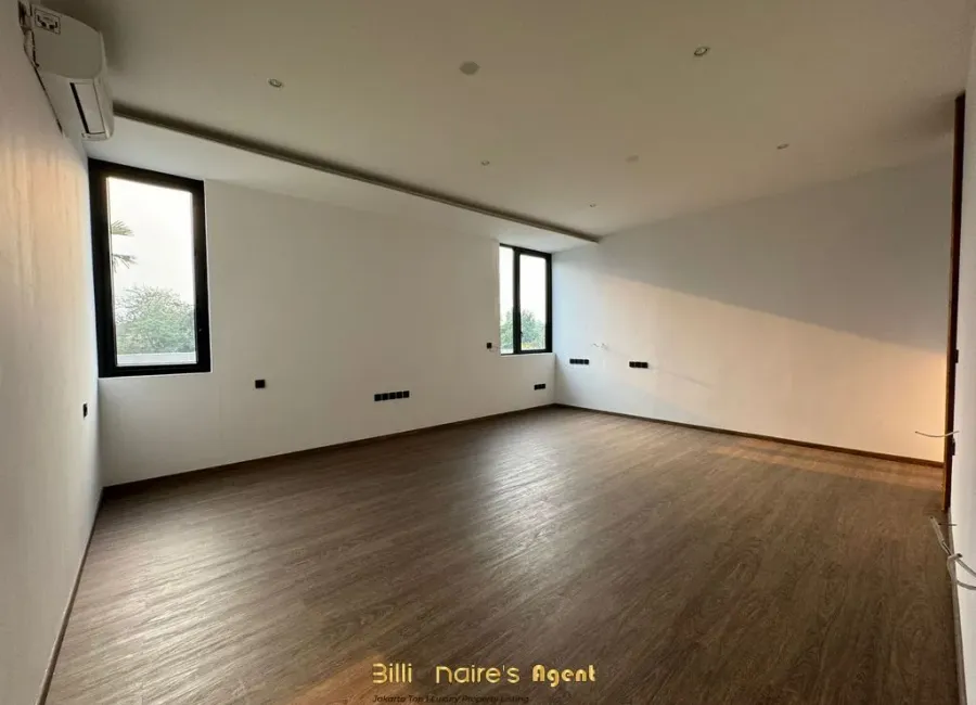 Billionaire's Agent - Dijual Rumah 3 Lantai + RoofTop di AMPERA Jakarta Selatan