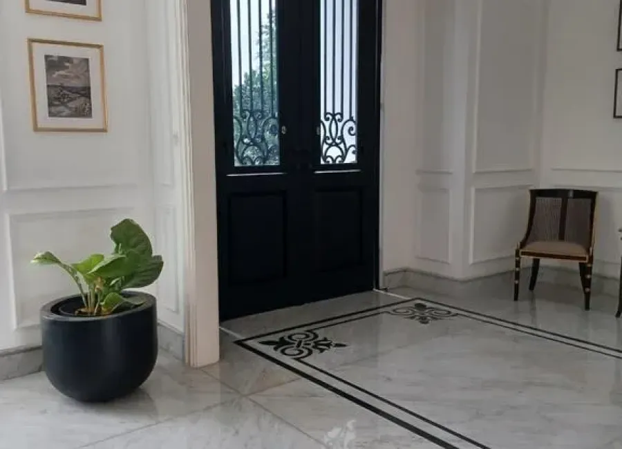 Billionaire's Agent - Dijual Rumah 3 Lantai di Jl.Lombok, Menteng, Jakarta Pusat
