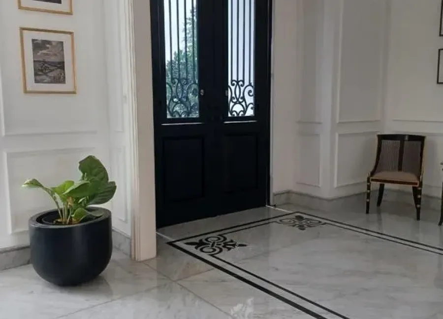 Billionaire's Agent - Dijual Rumah 3 Lantai di Jl.Lombok, Menteng Jakarta Pusat 