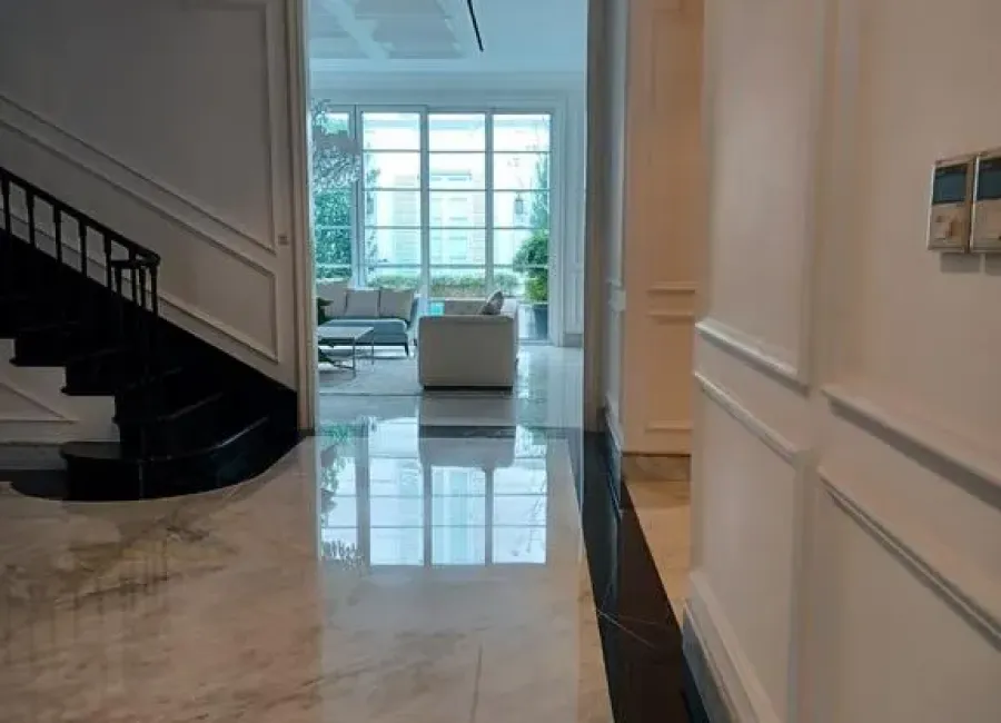 Billionaire's Agent - Dijual Rumah 3 Lantai di Jl.Lombok, Menteng Jakarta Pusat 