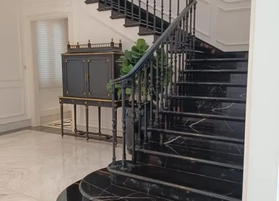 Billionaire's Agent - Dijual Rumah 3 Lantai di Jl.Lombok, Menteng Jakarta Pusat 