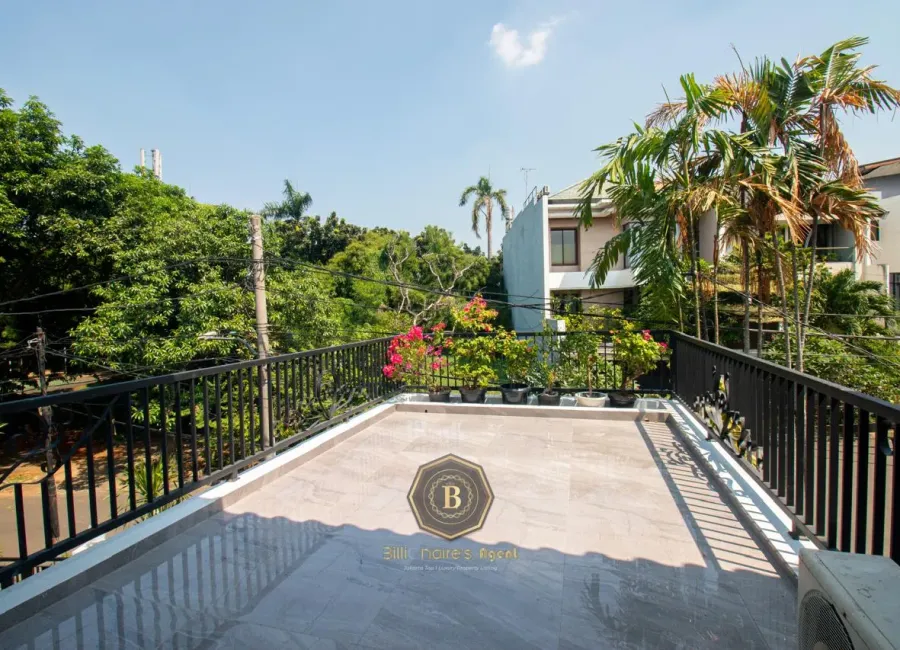 Billionaire's Agent - Photo 2024 08 07 16 10 08 10