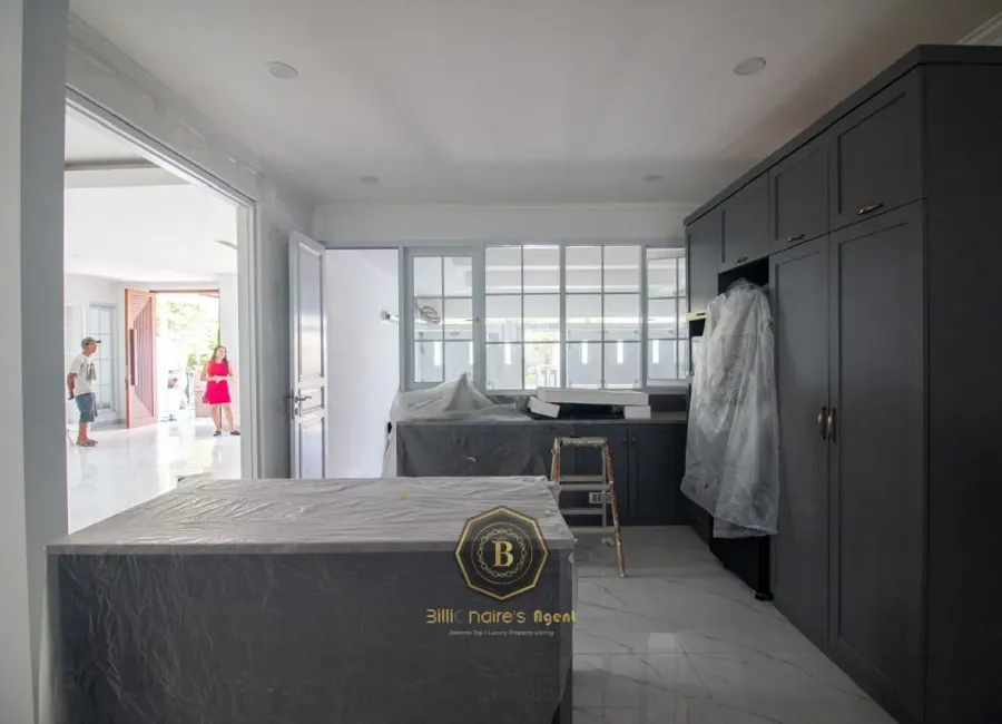 Billionaire's Agent - Photo 2024 08 07 16 10 08 13