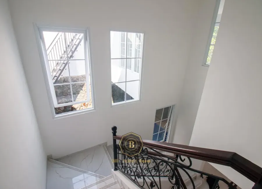 Billionaire's Agent - Photo 2024 08 07 16 10 08 14