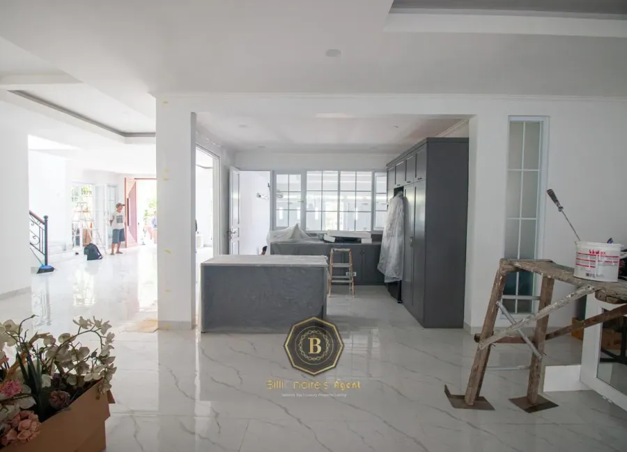 Billionaire's Agent - Photo 2024 08 07 16 10 08 19