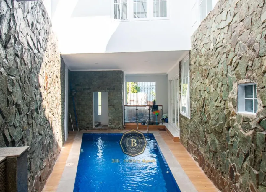 Billionaire's Agent - Photo 2024 08 07 16 10 08 23