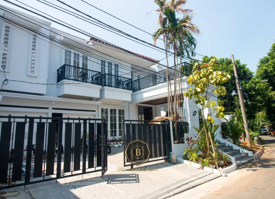 Billionaire's Agent - Photo 2024 08 07 16 10 08 25 1