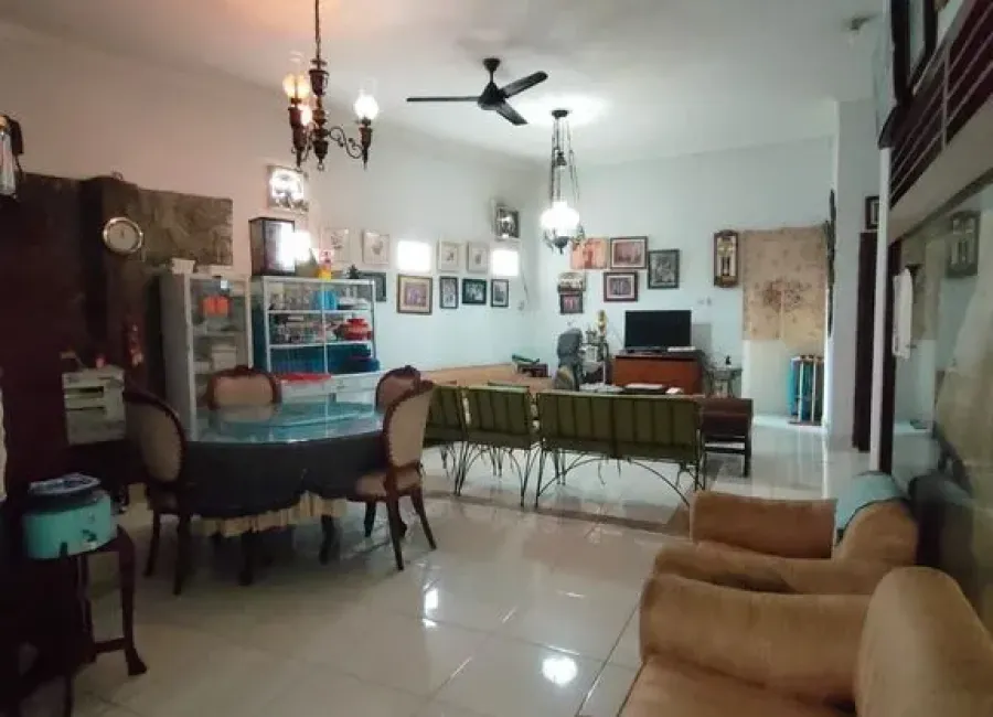 Billionaire's Agent - Photo 2024 10 06 16 00 32 Copy 1