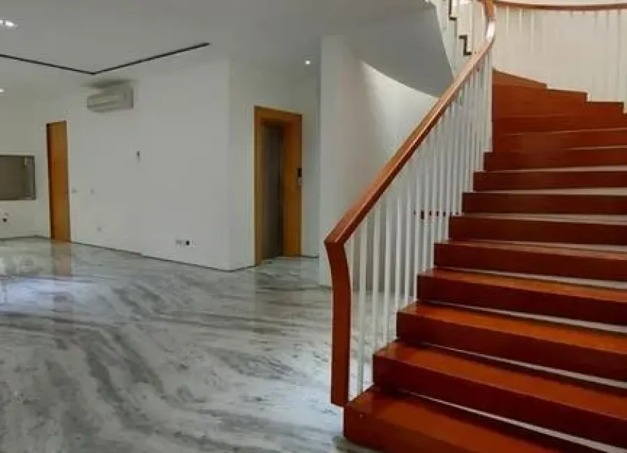 Billionaire's Agent - Photo 2024 12 14 07 50 45 2 Copy