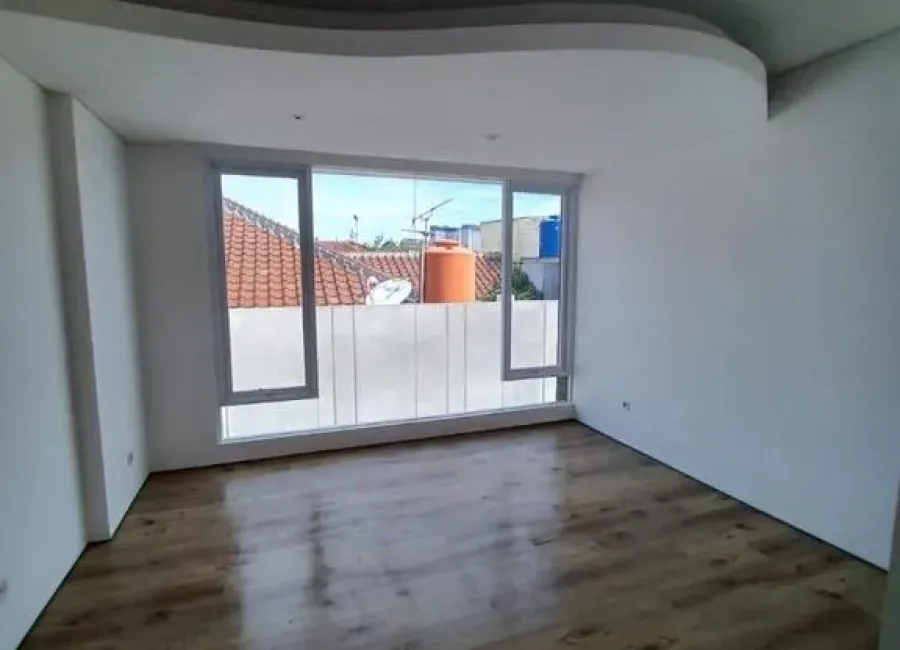 Billionaire's Agent - Photo 2024 12 14 07 50 45 9 Copy