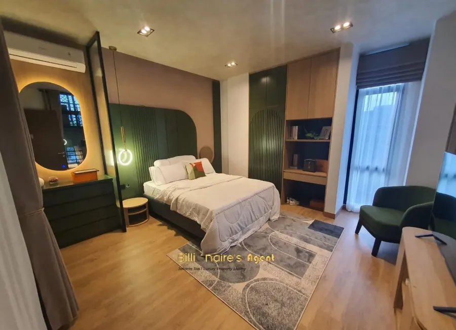 Billionaire's Agent - Photo 2025 02 07 18 01 13 Copy