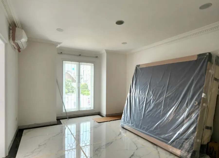 Billionaire's Agent - Dijual Rumah Full Renovasi Hoek di Pondok Indah, Jakarta Selatan