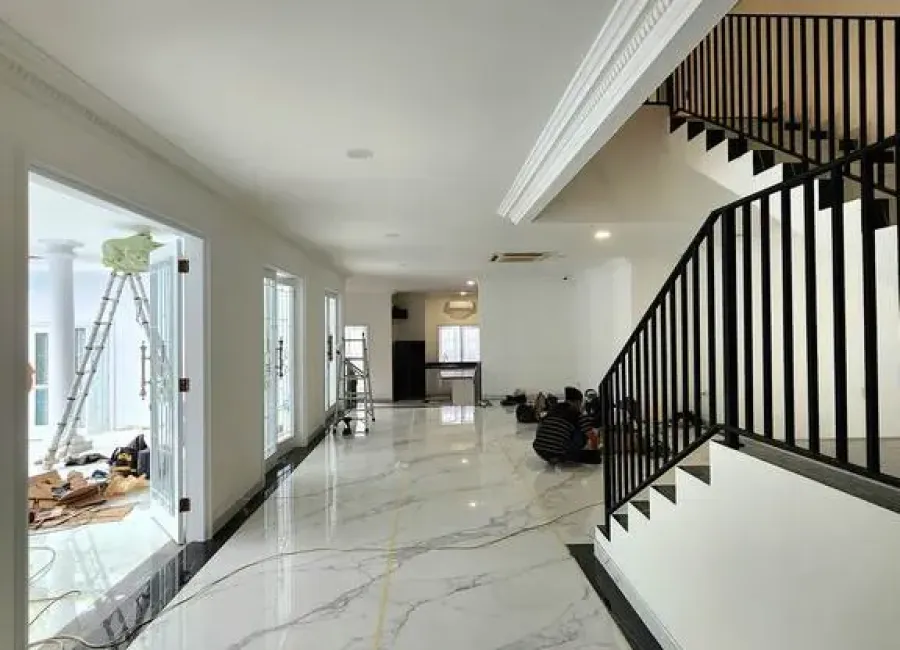 Billionaire's Agent - Dijual Rumah Full Renovasi Hoek di Pondok Indah, Jakarta Selatan