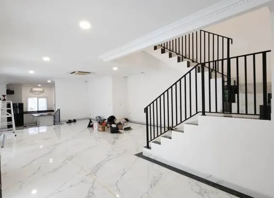 Billionaire's Agent - Dijual Rumah Full Renovasi Hoek di Pondok Indah, Jakarta Selatan