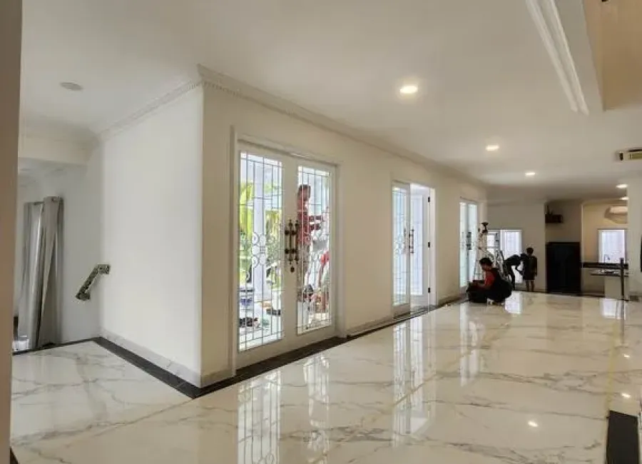 Billionaire's Agent - Dijual Rumah Full Renovasi Hoek di Pondok Indah, Jakarta Selatan