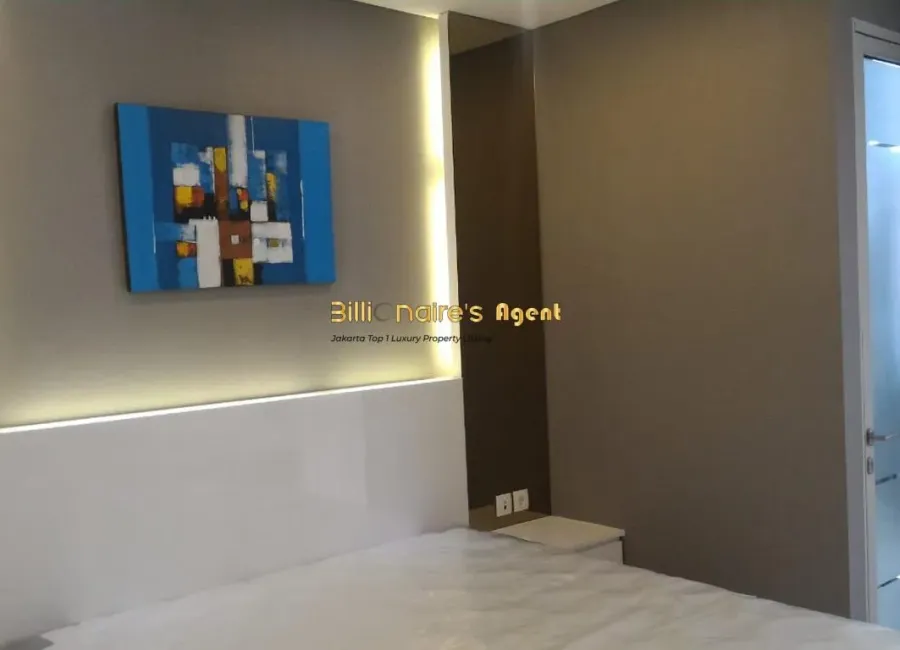 Billionaire's Agent - Photo 2025 04 11 17 16 30 2 Copy