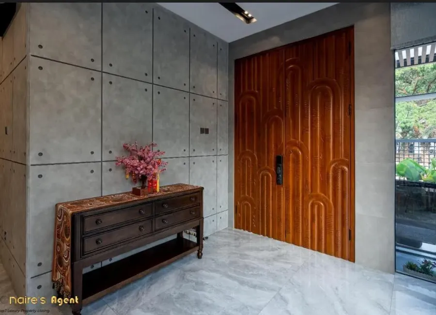 Billionaire's Agent - Photo 2025 08 15 18 31 35 Copy