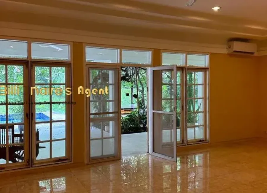 Billionaire's Agent - Photo 2025 11 26 11 35 06 1 Copy 1