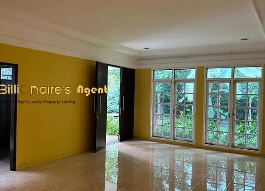 Billionaire's Agent - Photo 2025 11 26 11 35 06 2 Copy