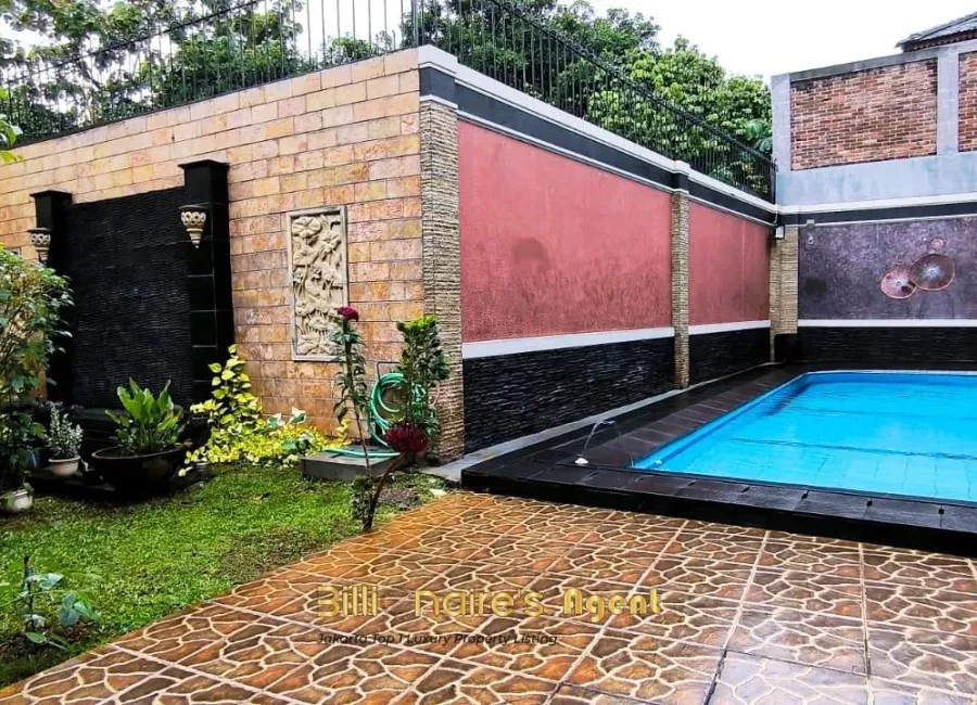 Billionaire's Agent - Photo 2025 11 26 11 39 45 2 Copy