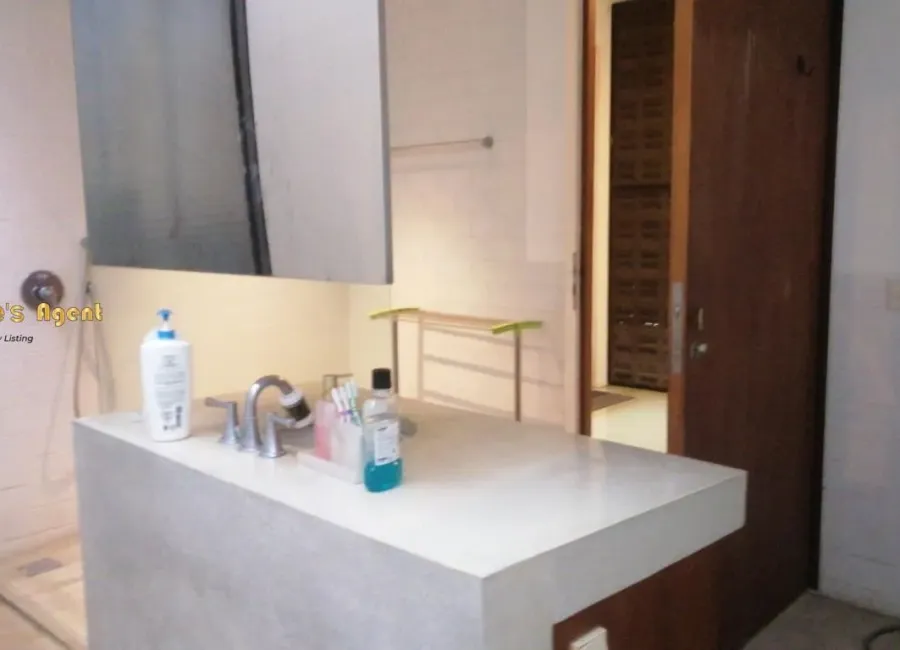 Billionaire's Agent - Photo 2025 12 11 10 12 23 Copy