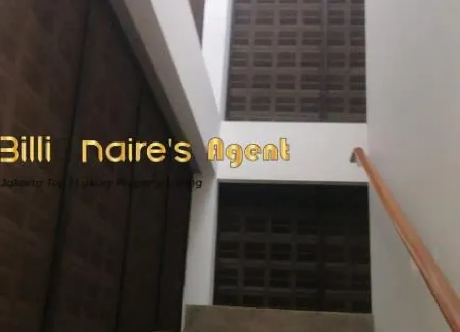 Billionaire's Agent - Photo 2025 12 11 10 12 26 1 Copy