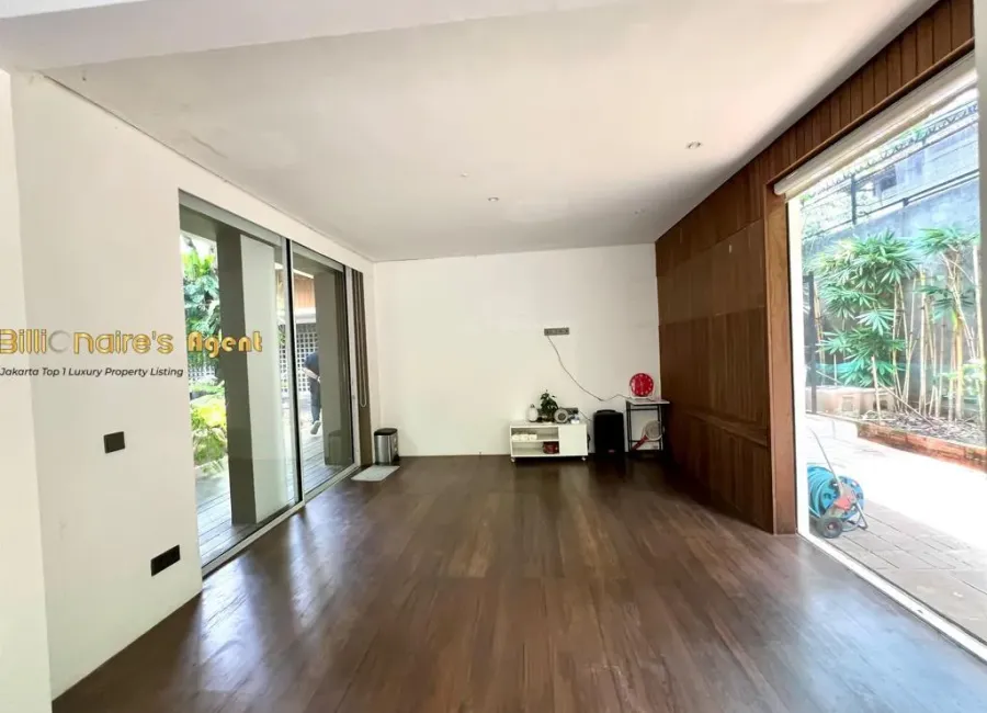 Billionaire's Agent - Photo 2025 12 11 18 42 33 Copy