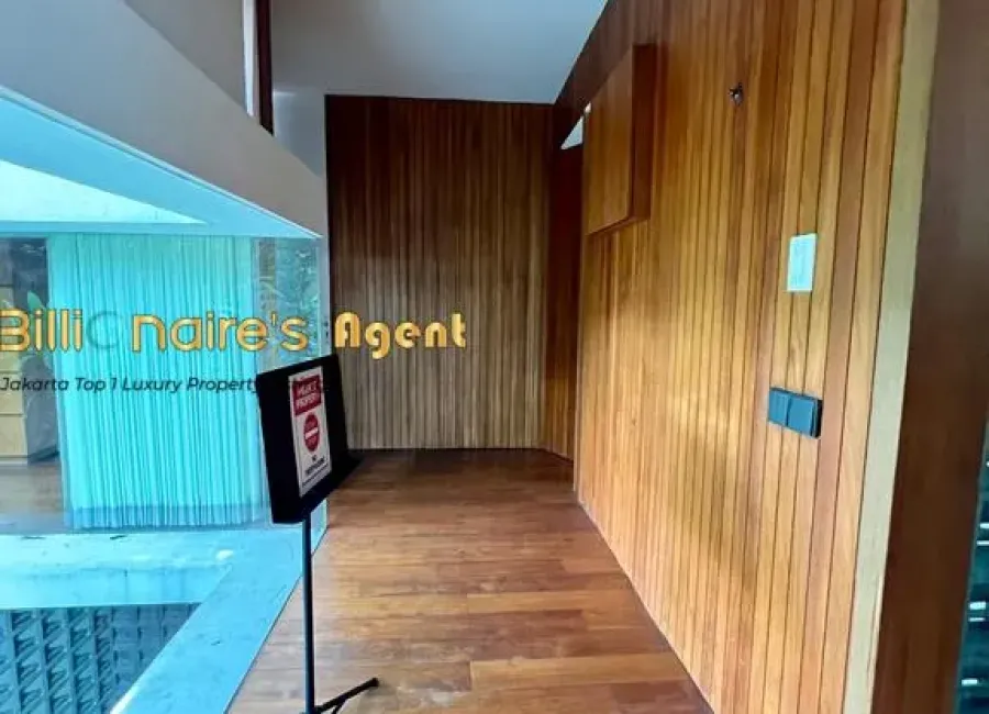 Billionaire's Agent - Photo 2025 12 11 18 42 34 Copy