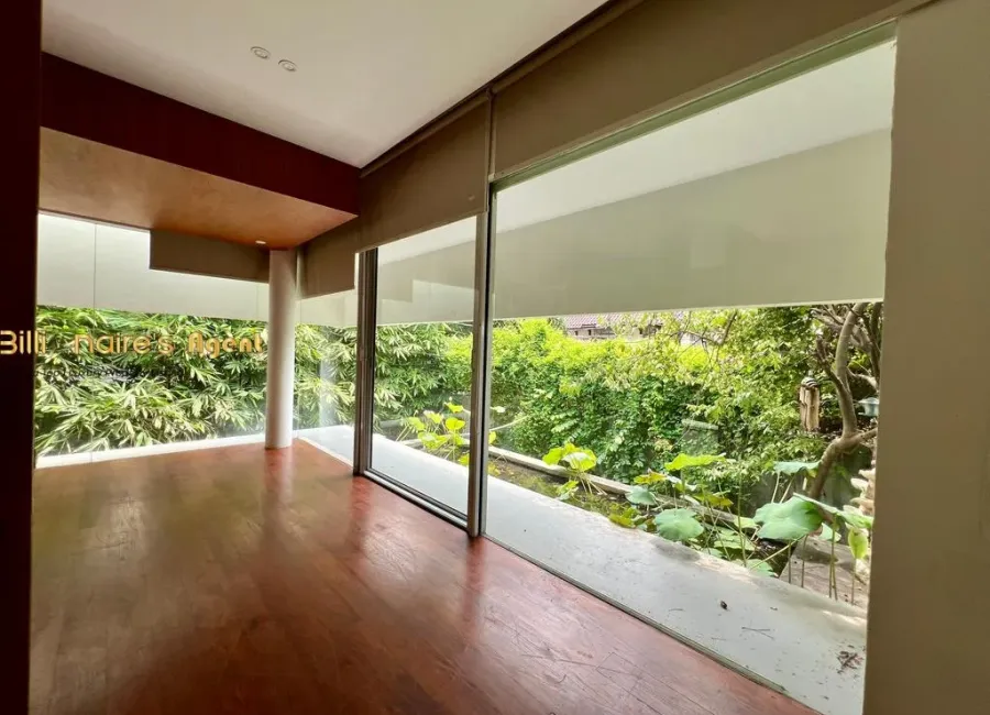 Billionaire's Agent - Photo 2025 12 11 18 42 36 1 Copy