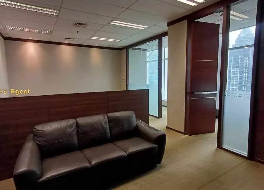 Billionaire's Agent - Photo 2025 12 17 15 15 52 2 Copy 1